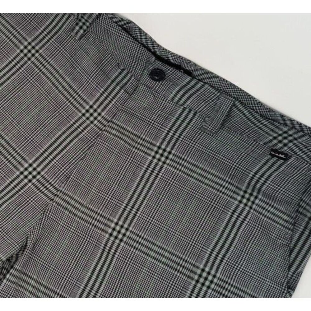 Travis Mathew Mens Shorts 36 Gray‎ Plaid Golf Chino Flat Front EUC